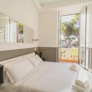 We 2*, Rome Italië